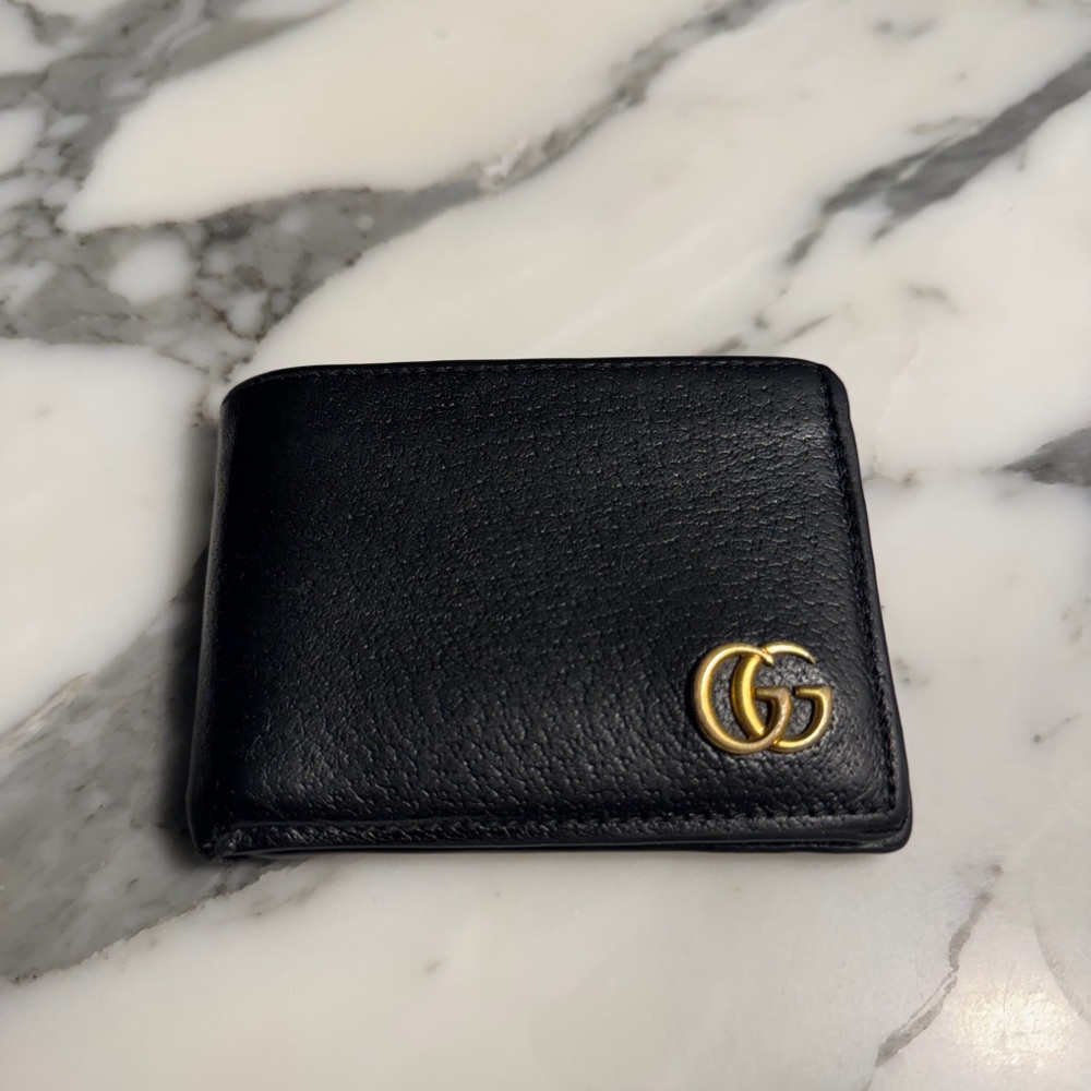Authentic Gucci Marmont Leather Bi Fold Wallet